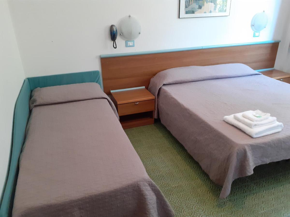 Hotel Solaria 玛里纳罗米亚 外观 照片