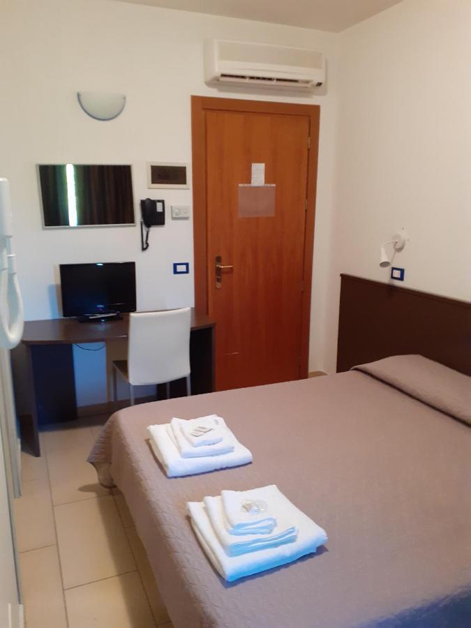 Hotel Solaria 玛里纳罗米亚 外观 照片