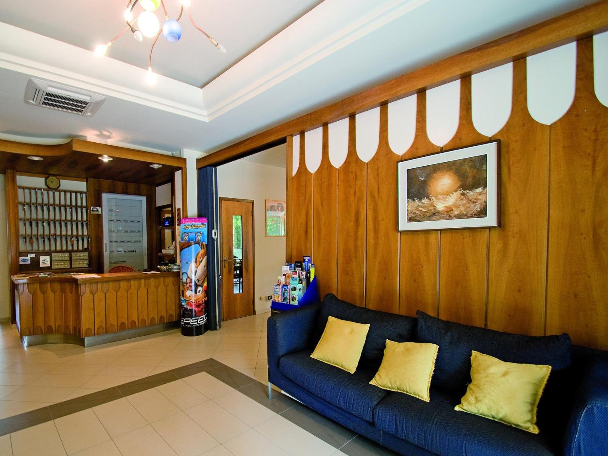 Hotel Solaria 玛里纳罗米亚 外观 照片